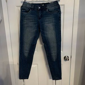 Fashionable Jeans By Venus